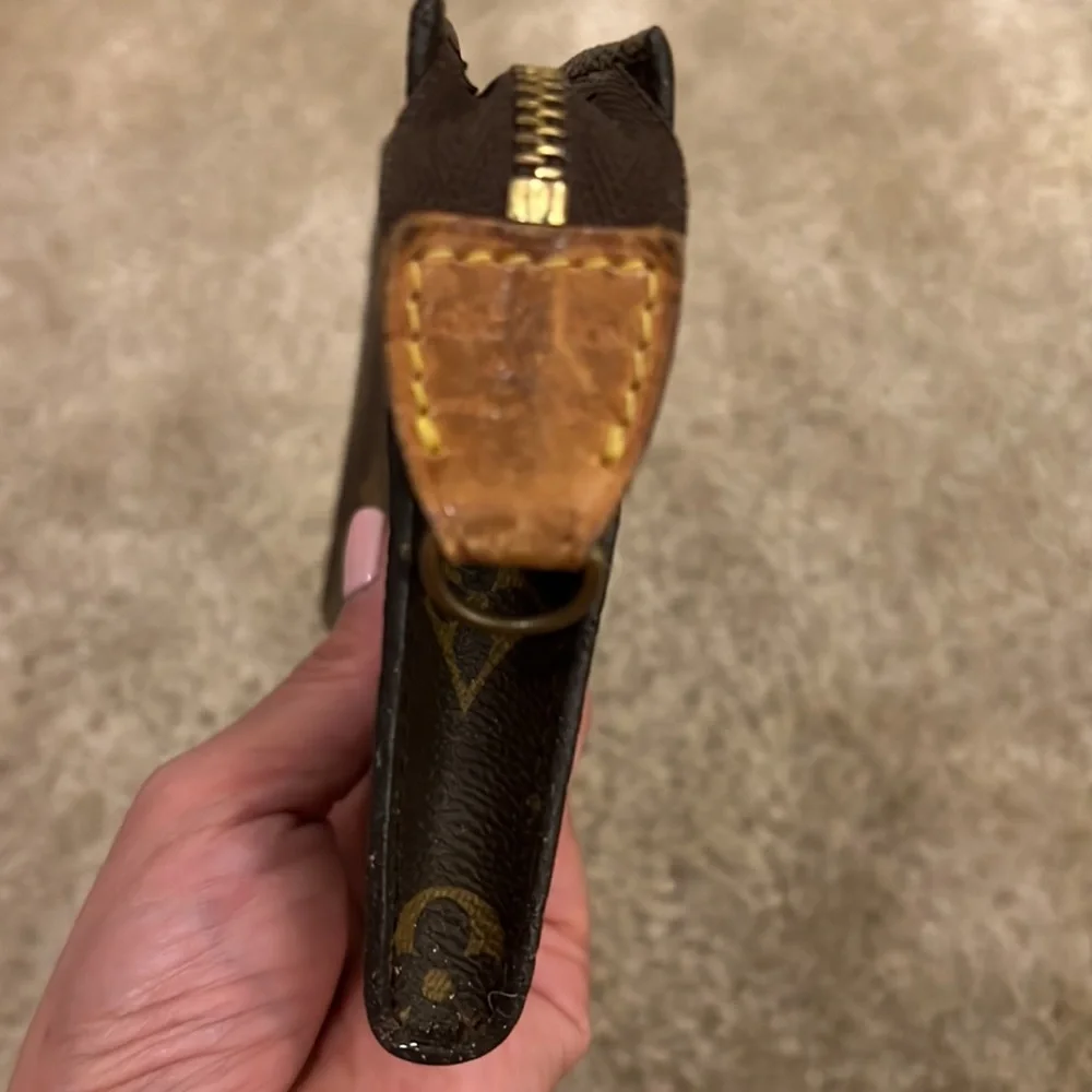 Sold✅Louis Vuitton Toiletry Pouch - Picture 3 of 11